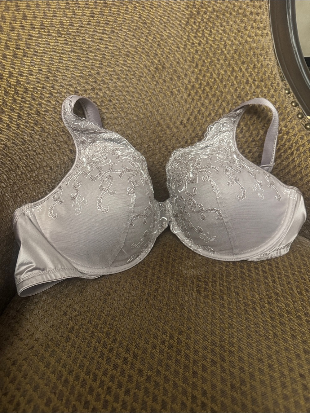 NWOT Playtex Light Lavender Embroidered Underwire Bra